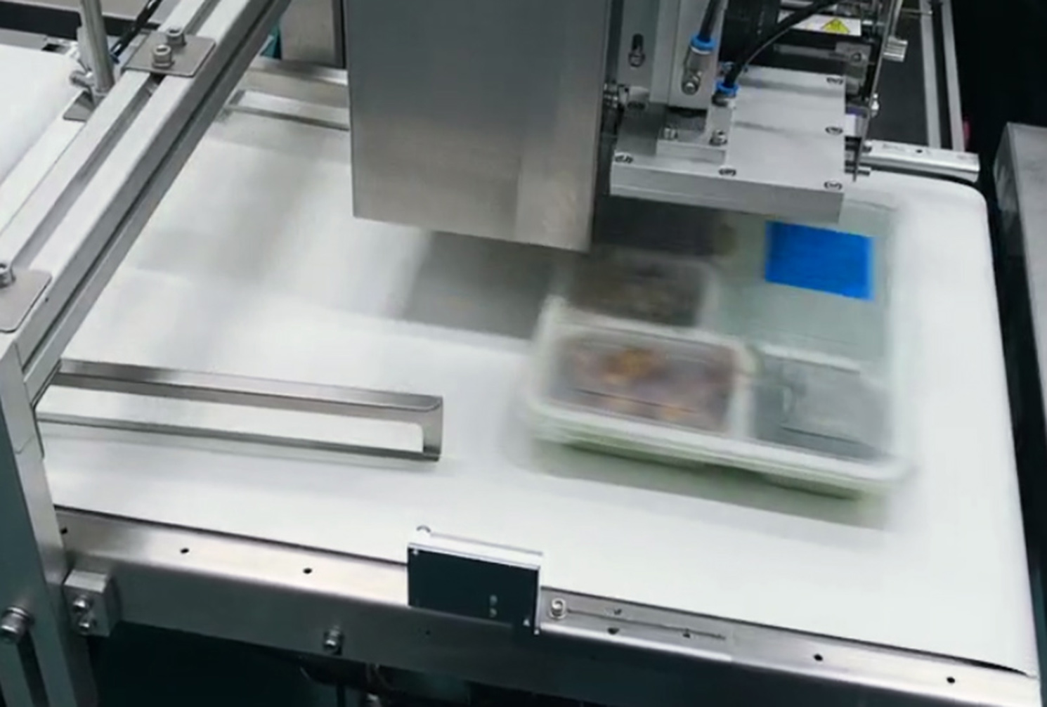 食品餐盒实时打印贴标